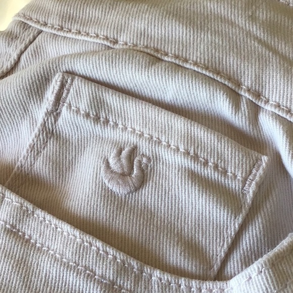 Gloria Vanderbilt Amanda All Around Slimming Effect Capri size 16. - Picture 7 of 10